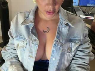 anastaxialynn Live Webcam on CamSoda