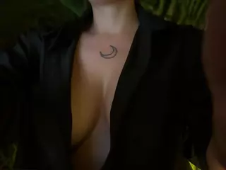 Selene Cano's Live Sex Cam Show