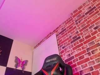 Aleja-hill's cam show statistics and live stream