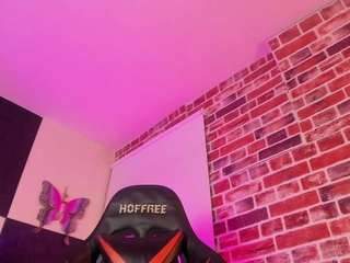 aleja-hill's live room