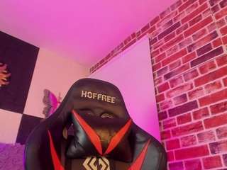 aleja-hill's live room