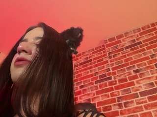 aleja-hill's live room