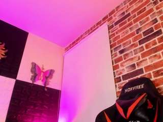 aleja-hill's live room