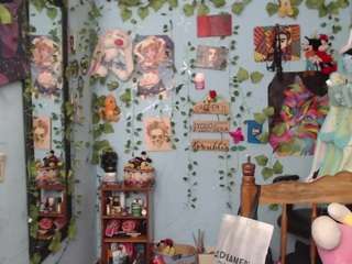 nicoleink01, female webcam model,  years old, on live webcam