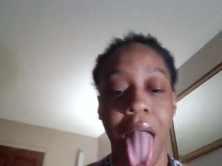 Live webcam model phoenixgoldplayhouse on Soda Cams