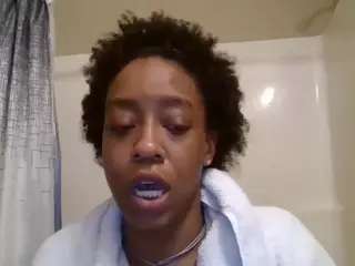 PhoenixGoldPlayhouse's Live Sex Cam Show