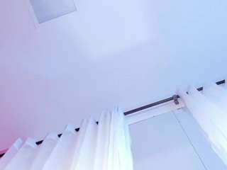 emelyy-carter Live Webcam on CamSoda
