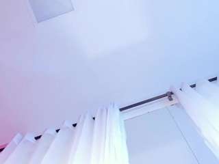 emelyy-carter Live Webcam on CamSoda