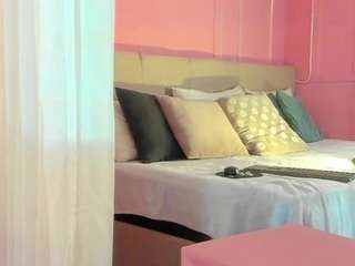  emelyy-carter chat room