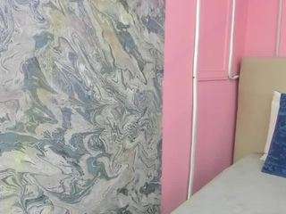  emelyy-carter chat room