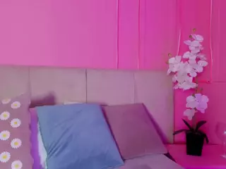 Spicy Emely's Live Sex Cam Show