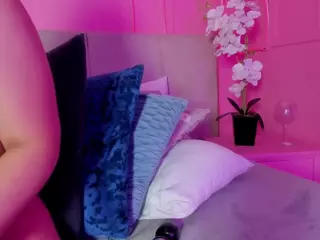 Spicy Emely's Live Sex Cam Show