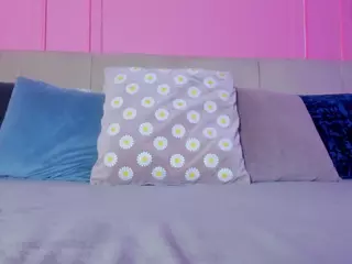 Spicy Emely's Live Sex Cam Show