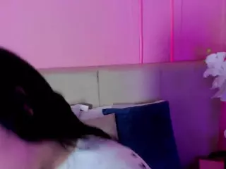 Spicy Emely's Live Sex Cam Show