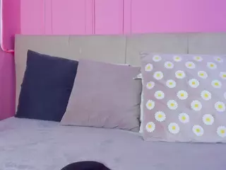 Spicy Emely's Live Sex Cam Show