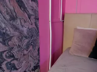 Spicy Emely's Live Sex Cam Show