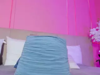 Spicy Emely's Live Sex Cam Show