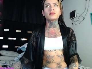luc11m0r3 Live Webcam on CamSoda