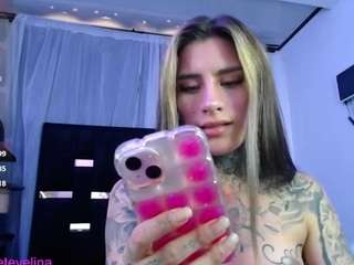 luc11m0r3 Live Webcam on CamSoda