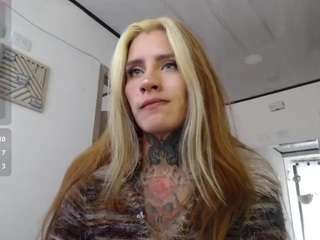 luc11m0r3 live webcam show
