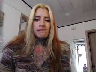 luc11m0r3 live webcam show