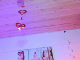 miamendoza Live Webcam on CamSoda