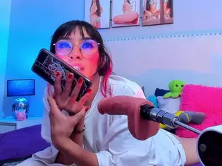 Miafyler's Live Sex Cam Show