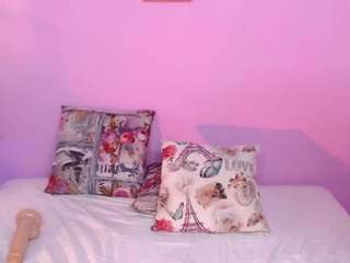 rachelsaenz live cam profile