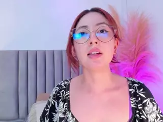 EmilyWatsonn's Live Sex Cam Show