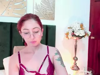 EmilyWatsonn's Live Sex Cam Show