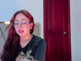 EmilyWatsonn's Live Sex Cam Show