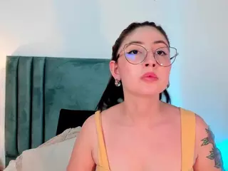 EmilyWatsonn's Live Sex Cam Show