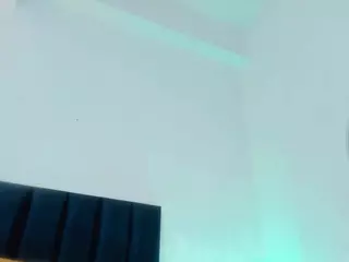 EmilyWatsonn's Live Sex Cam Show