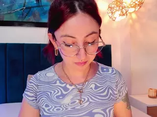 EmilyWatsonn's Live Sex Cam Show