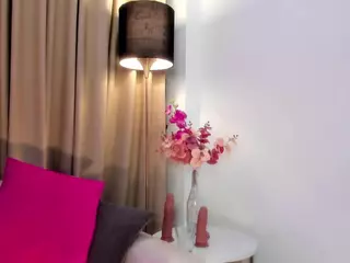 EmilyWatsonn's Live Sex Cam Show