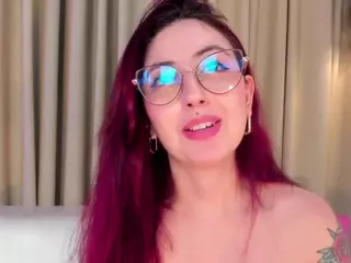 EmilyWatsonn's Live Sex Cam Show