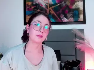 EmilyWatsonn's Live Sex Cam Show