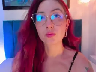 EmilyWatsonn's Live Sex Cam Show
