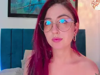 EmilyWatsonn's Live Sex Cam Show