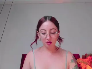 EmilyWatsonn's Live Sex Cam Show