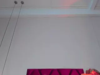 EmilyWatsonn's Live Sex Cam Show