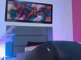 EmilyWatsonn's Live Sex Cam Show