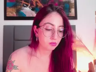 EmilyWatsonn's Live Sex Cam Show