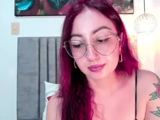EmilyWatsonn's Live Sex Cam Show