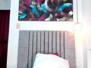 EmilyWatsonn's Live Sex Cam Show