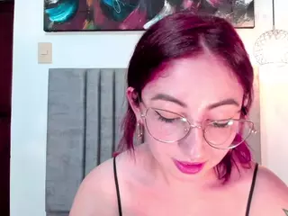 EmilyWatsonn's Live Sex Cam Show