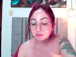 EmilyWatsonn's Live Sex Cam Show