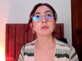 EmilyWatsonn's Live Sex Cam Show