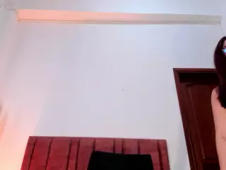 EmilyWatsonn's Live Sex Cam Show