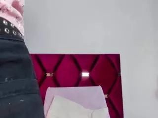 EmilyWatsonn's Live Sex Cam Show